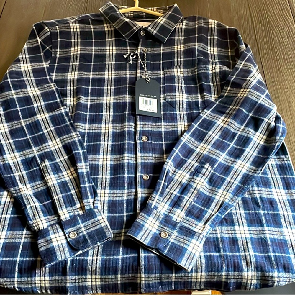Brand new Weird Fish shirt - Large